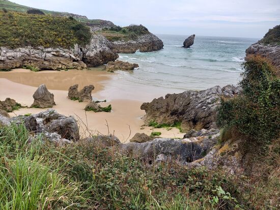 Wieder eine Menschenleere Bucht.