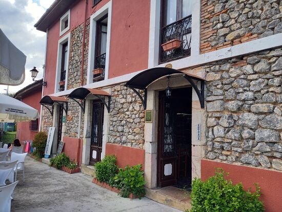 Bis zu dieser Herberge mussten wir noch ein paar Kilometer gehen. Gegen 16:30Uhr kommen wir an.