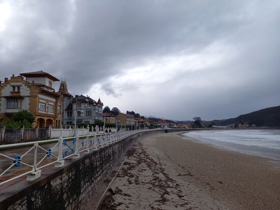 Ein Blick zum Strand und dann ruft die warme Dusche.