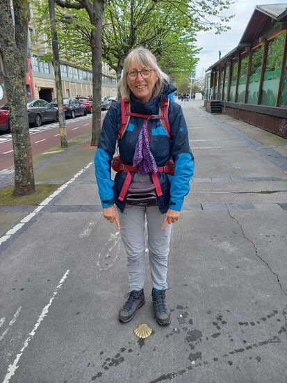 Immer der Muschel folgen.