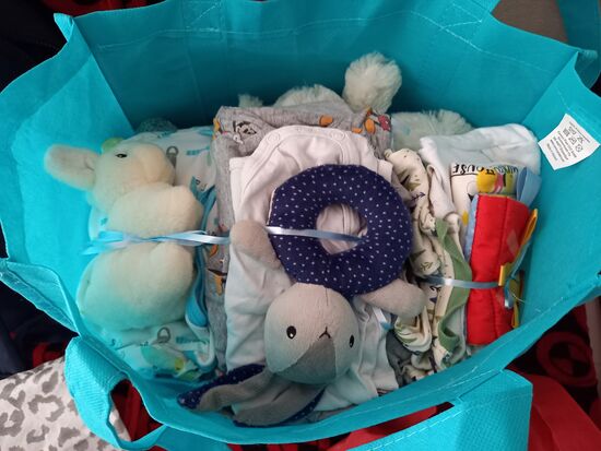 Eine große Tasche voll Geschenke