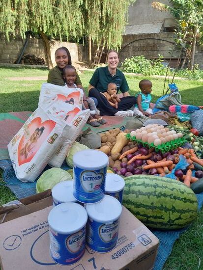 Für eine Woche sind Kühlschrank und Vorratskammer gefüllt.