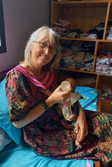 Noch ein Fläschchen für Jonas.