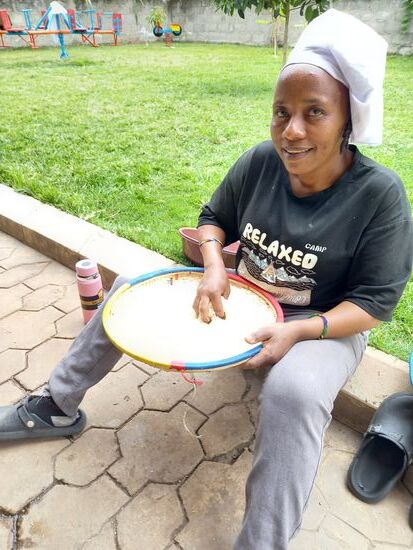 Leah die Köchin vom Baby Haus