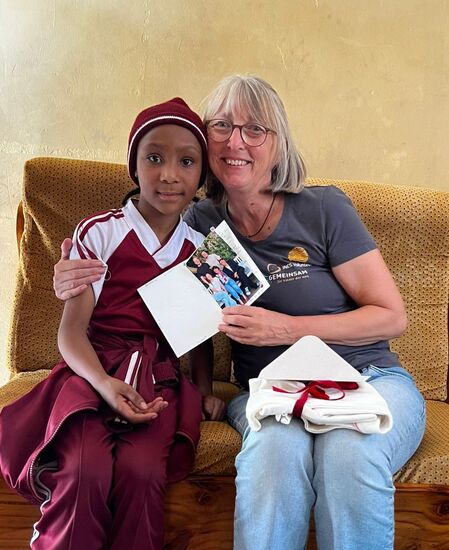 Es lag sogar ein Foto der Patenfamilie dabei.