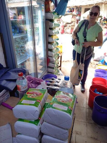 1kg kostet 3000Tzs  das sind ca. 1,10€