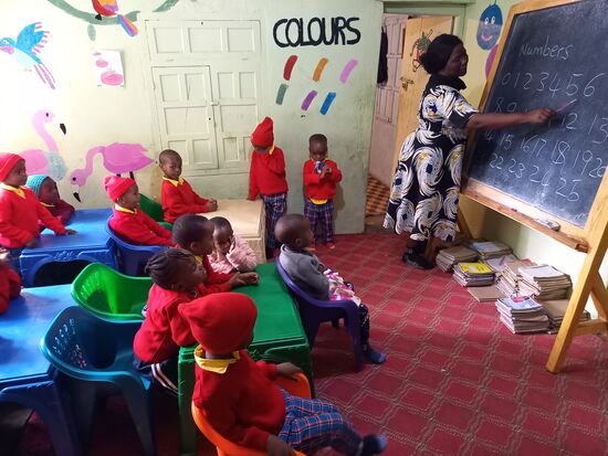 Dann geht es in die Klassenzimmer und es wird gelernt.