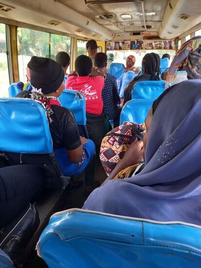 Wenig später verabschieden wir uns und fahren mit dem Dalla Dalla zurück.