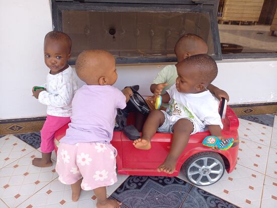 Hoffentlich muss die kommende Generation nicht allzusehr unter den Folgen leiden und es bleibt zu hoffen, dass sie es besser machen werden.