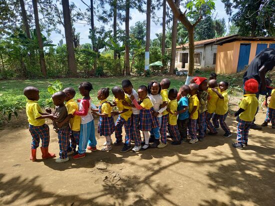 Aber zuerst müssen alle akorat in einer Linie stehen.