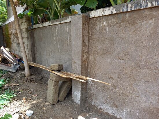 Auch die Sanierung der Mauer geht voran.