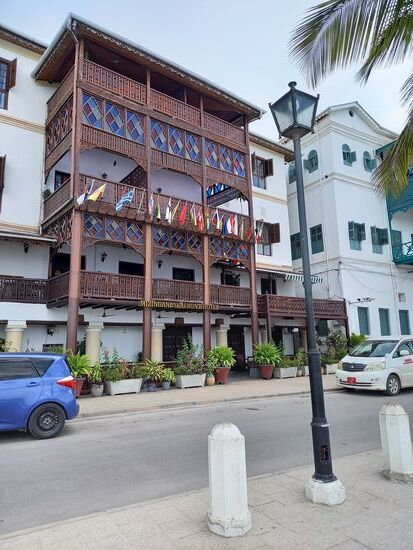Ehe es morgen zum Strand geht übernachten wir im Mizingani Seefront Hotel in Stone Town.