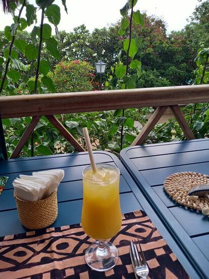 Erstmal einen Saft und dann ein leckeres Essen.