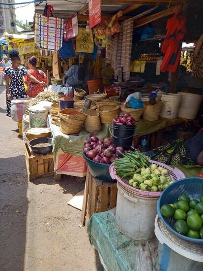 Es gibt gefühlt nichts  was es nicht gibt. Das Angebot an Obst und Gemüse ist riesengroß.