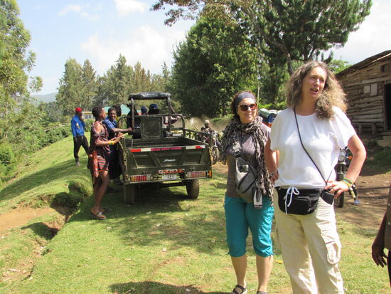 Wir machen kurz Pause, um die Aussicht zu genießen und tief Luft zu holen.
