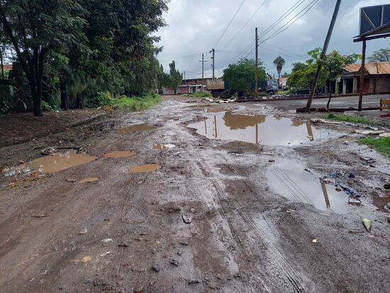 Stets muss man sich einen Weg zwischen den Pfützen bahnen.