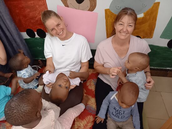 Während Donna gerade angekommen ist, hat Laira ihre Freiwilligenarbeit verlängert    Ich bin darüber sehr glücklich! Laura engagiert sich zukünftig über unseren Verein für die Gesundheit unserer Schützlinge.