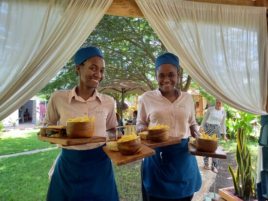 Unser Essen wird serviert  - mega lecker!