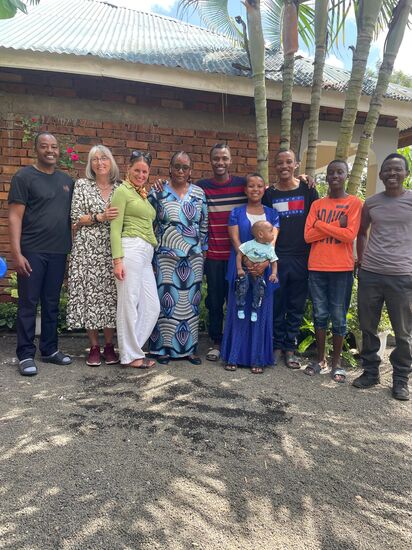 Doch ehe gegessen wird,  gibt es ein Familien Foto.