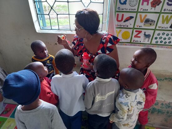 Seifenblasen sind immer eine riesen Freude für die Kinder.
