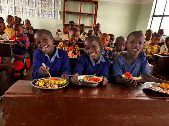 Die Kinder strahlen über das ganze Gesicht
