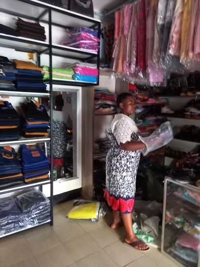 Hier habe ich gestern das Handtuch für Hagai gekauft. Da mir das Prei- Leistungsverhältnis gefallen hat, kaufe ich heute weitere neun.