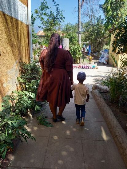 Auf geht's  zum Klassenzimmer.