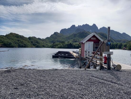 Nachmittags kommen wir im kleinen Hafen von Hanøy an. Hier verbringen wir den Rest des Tages.