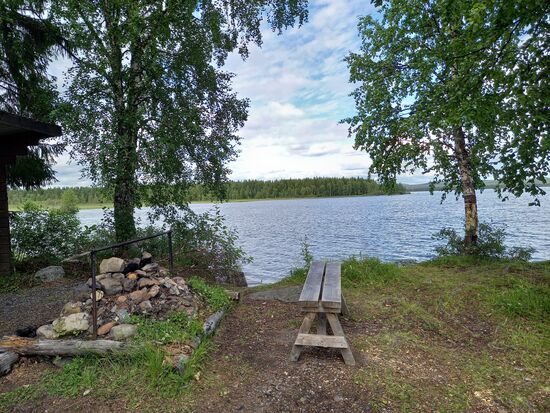 Wir haben die E45 inzwischen verlassen. Hier, in der Nähe von Rönnäs verbringen wir den Rest des Tages - am Malgomaj See