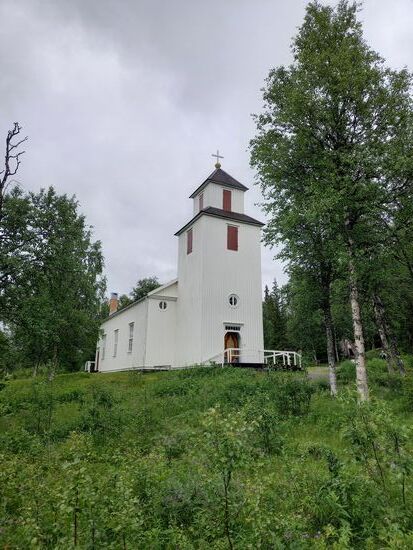 Die kleine und schlichte Kirche.