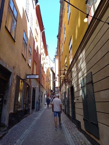 Wir schlendern durch die angenehm kühlen Gassen der Altstadt.