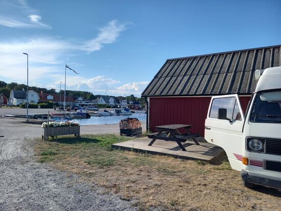 Ein schöner Platz direkt am Hafen.