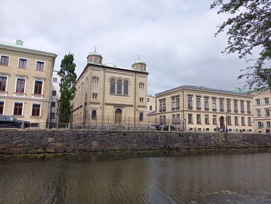 Göteborg ist auch bekannt für seine Kanäle und Grünanlagen.