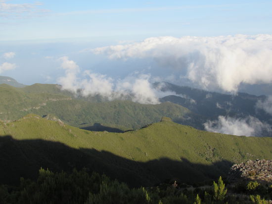Kaum haben wir uns auf den Weg gemacht, genießen wir tolle Aussichten.
