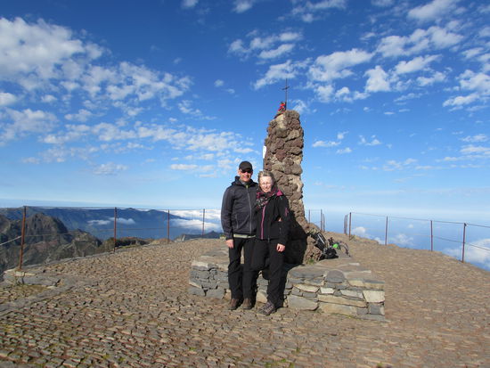 Auf dem Gipfel angekommen. Trotz Wind ein Traum!