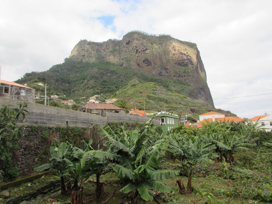 Noch ein Blick auf den über 600m hohen Adlerfelsen.