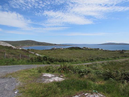 Der erste entfernte Blick auf eine weitere Bucht.