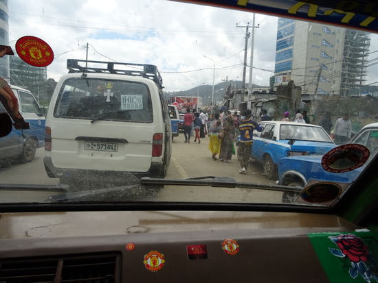 Mit dem Bus zum grössten Markt in Äthiopien
