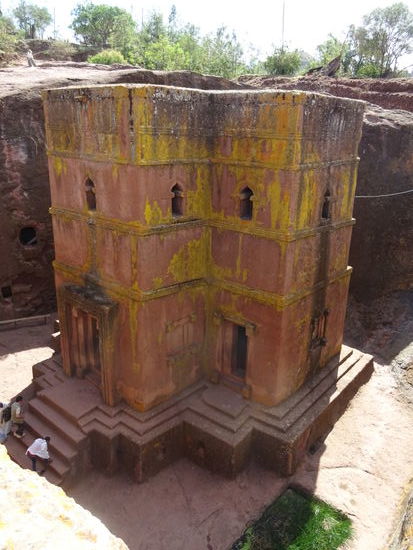 Kaum vorstellbar das dieses Bauwerk aus dem massiven Fels herrausgearbeitet wurde.