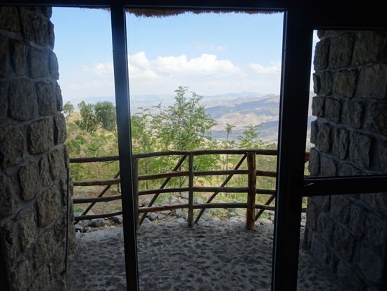 Was für eine fantastische Aussicht.. Vielleicht übernachten wir beim nächsten Besuch der Waisenkinder hier 