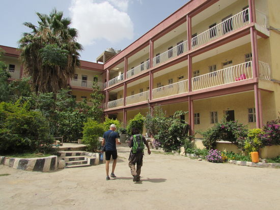 Hier geht es zu den Zimmern.