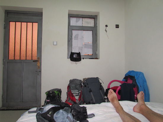 Dieses Mal fällt die Unterkunft etwas spartanischer aus. Kostet aber auch nur 450 Birr für 3 Personen.