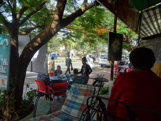 In diesem Cafe haben sich Matthias und Happy zunächst mit einem Frühstück gestärkt.