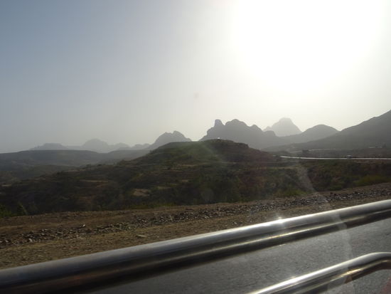 Leider ist es heute  wieder sehr trübe und so können wir die grandiose Bergwelt nur erahnen.