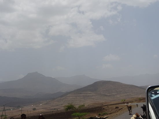 Die Berge von Lalibela sind schon zu sehen.