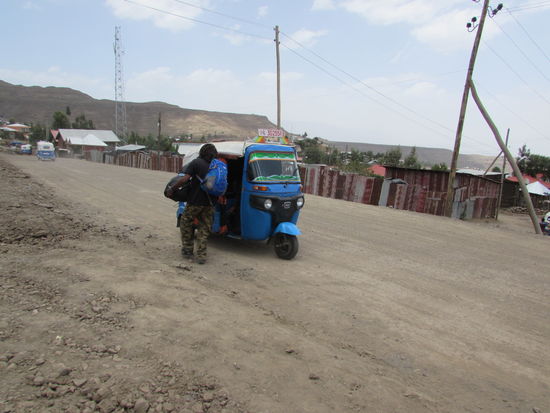 Den restlich Weg fahren wir Tuc Tuc.