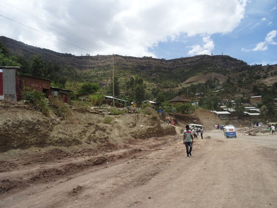 Auf dem Weg zu den Kindern.