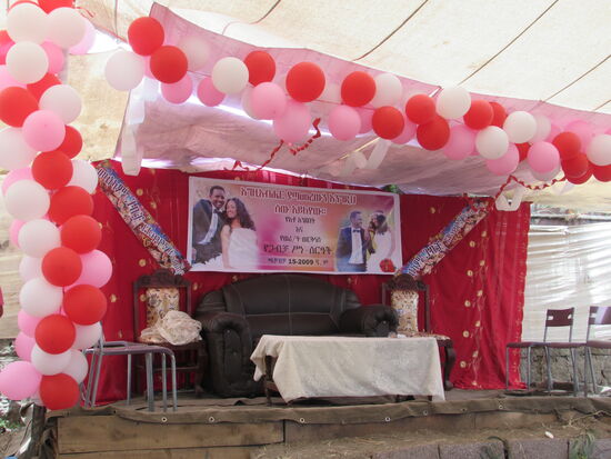 Hier soll das Brautpaar später thronen 