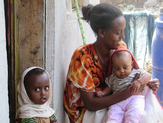 Salam mit ihrem Baby Liya