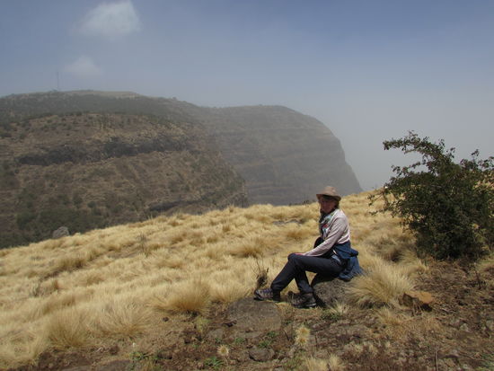 Startpunkt auf 2800m Höhe. Doch zunächst stärken wir uns mit einem Sandwich.